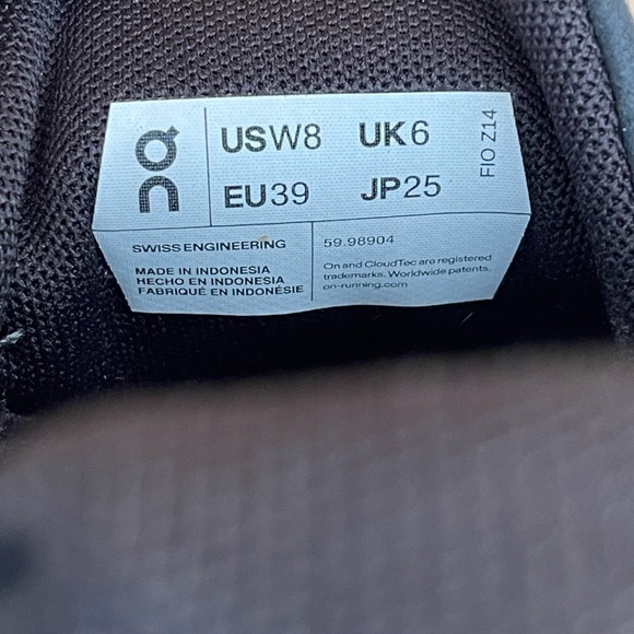 Women’s On Cloud 5 Running Shoes size 8 - Picture 10 of 10